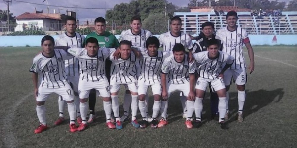 El presidente de un club paraguayo atajó porque no confiaba en sus arqueros