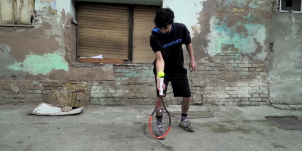 El freestyler de tenis serbio que ya desafi&oacute; a Novak Djokovic