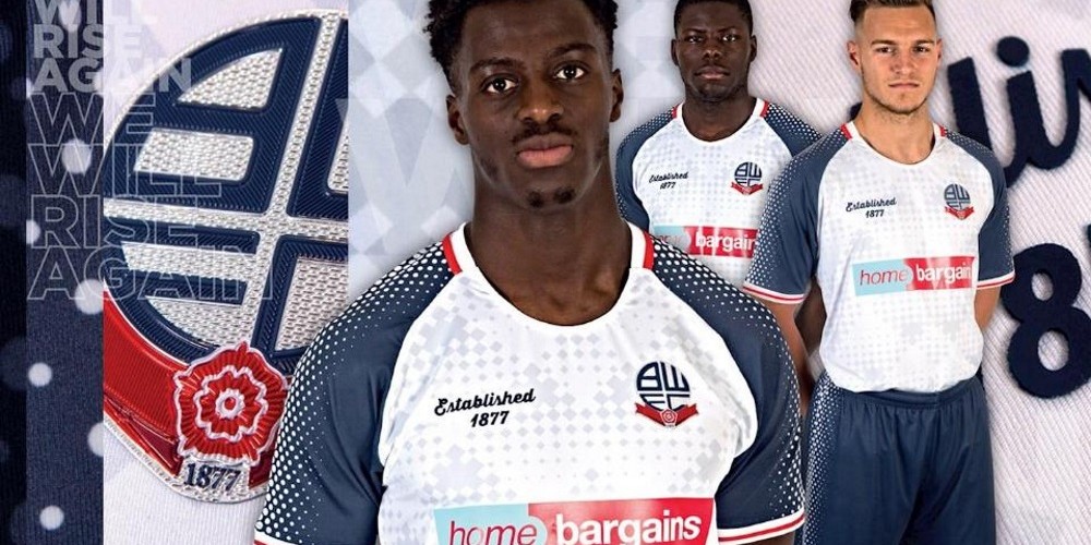 Bolton Wanderers reemplaza su camiseta Hummel por una edici&oacute;n especial &ldquo;hecha en casa&rdquo;