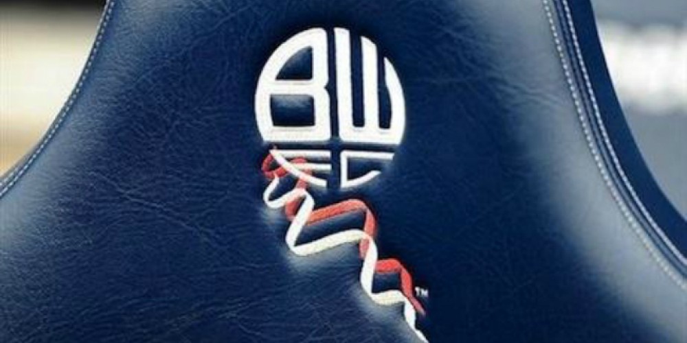 ​El Bolton no se queda atr&aacute;s, y renueva su escudo