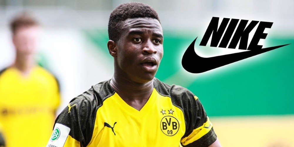 Moukoko, la promesa de 14 años que firmó un acuerdo de 10 millones de euros con Nike