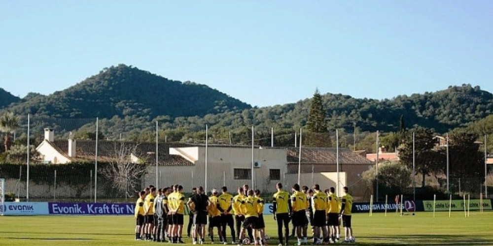 El Borussia Dortmund compr&oacute; un cerro para evitar esp&iacute;as en sus entrenamientos