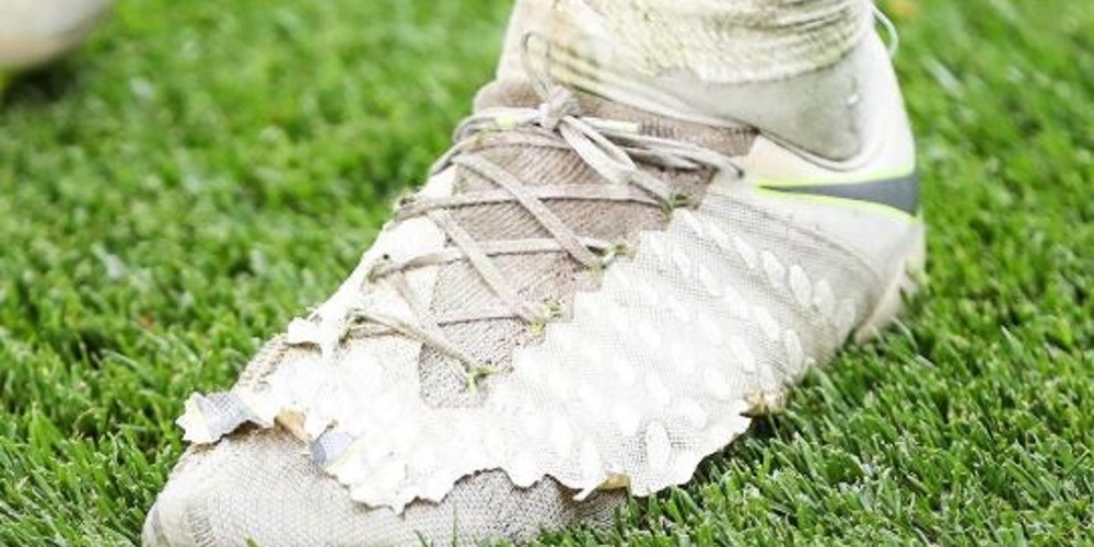 La historia de los botines destrozados que se volvieron virales en las redes sociales de todo el mundo