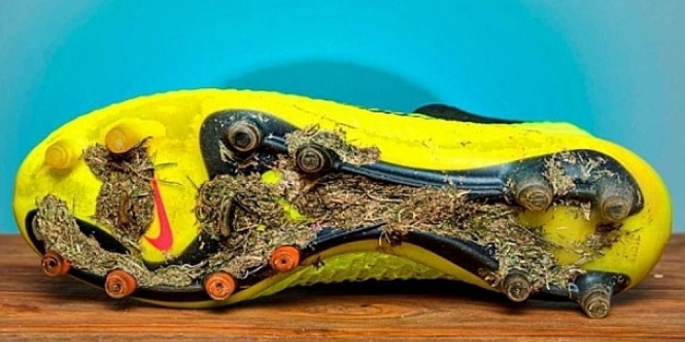 Mario G&ouml;tze subasta los botines del gol en la final del Mundial