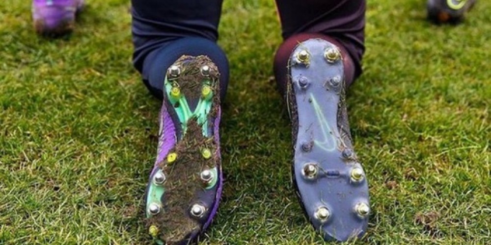 La tecnolog&iacute;a en los botines que beneficia a los jugadores cuando hay barro