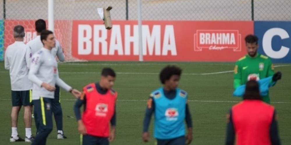 Derrumbaron un dron que le pedía un autógrafo a Neymar Jr. en el entrenamiento de Brasil
