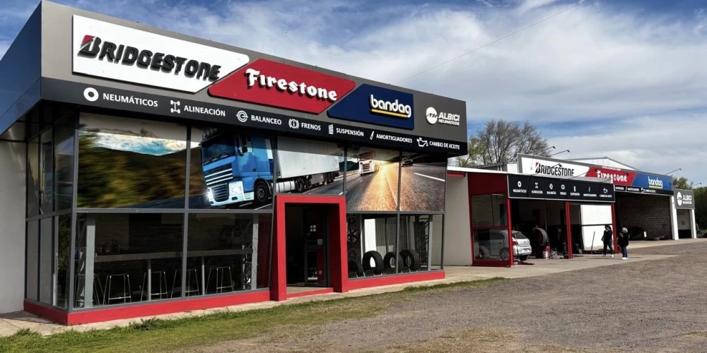 Bridgestone desembarc&oacute; en Pinamar Norte con su activaci&oacute;n de verano 2026