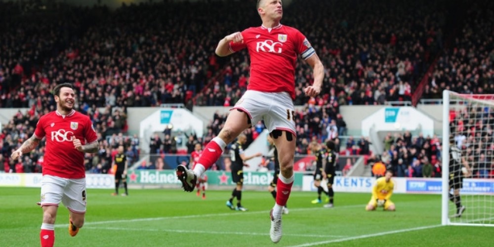 Ins&oacute;lito: encuentran la etiqueta de otro club dentro del uniforme de un equipo ingl&eacute;s