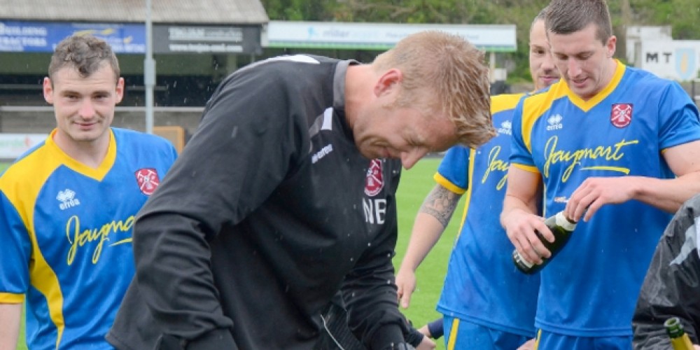 Suspendieron a un entrenador por apostar contra su propio equipo