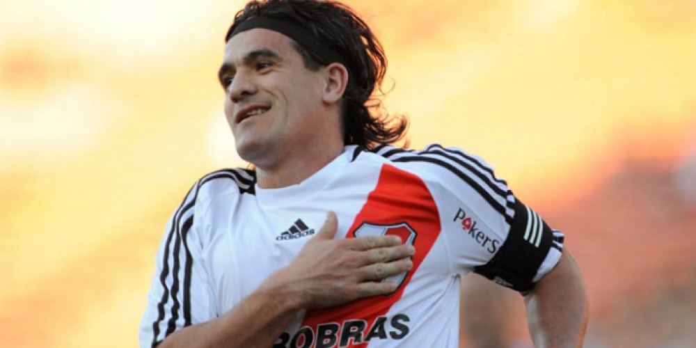 El f&uacute;tbol despide a Ortega con un gran evento