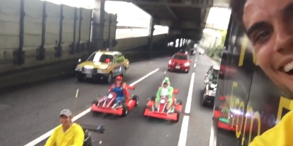 El curioso encuentro en Jap&oacute;n del plantel del Dortmund con tres pilotos de Mario Kart 