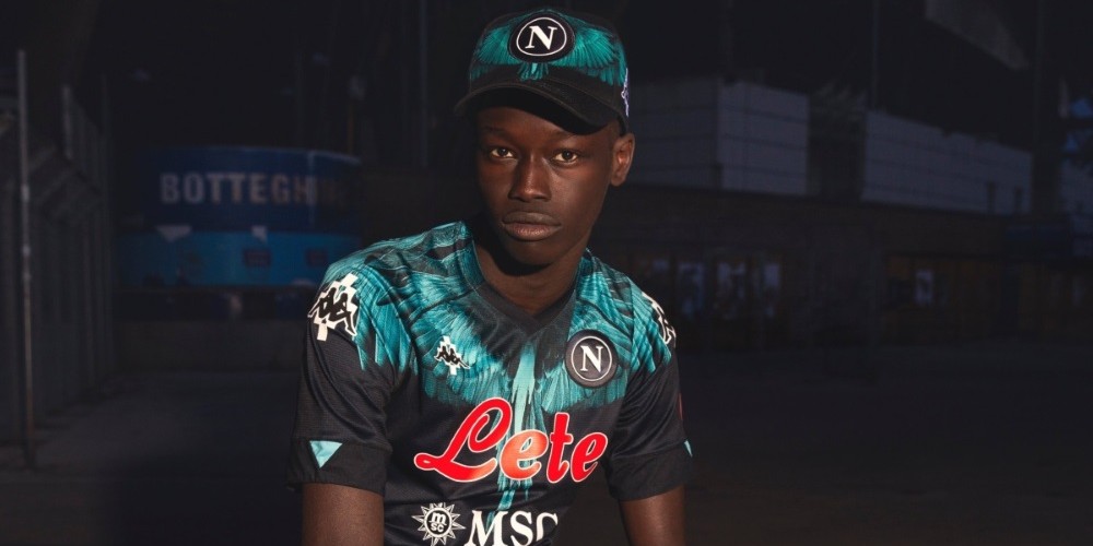 Un argentino diseñó las camisetas que Napoli usará en la Serie A
