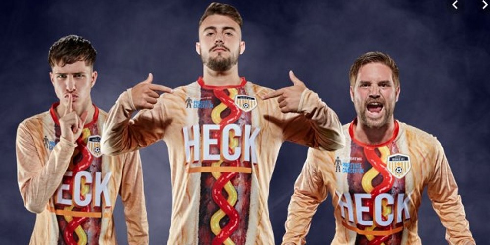 Panchos, parrilla y pur&eacute; de papas conforma la &ldquo;camiseta m&aacute;s fea del mundo&rdquo;