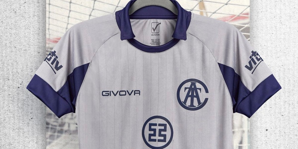 Se present&oacute; la nueva  tercera camiseta de Talleres por Givova