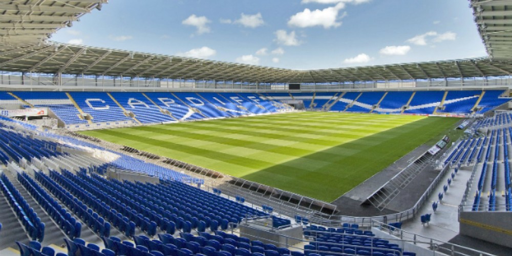 Barclays lleva equipos de aficionados a jugar en los estadios de la Premier