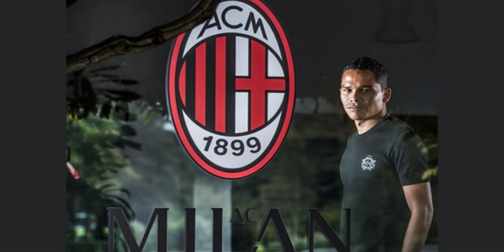 Carlos Bacca presentó su página web