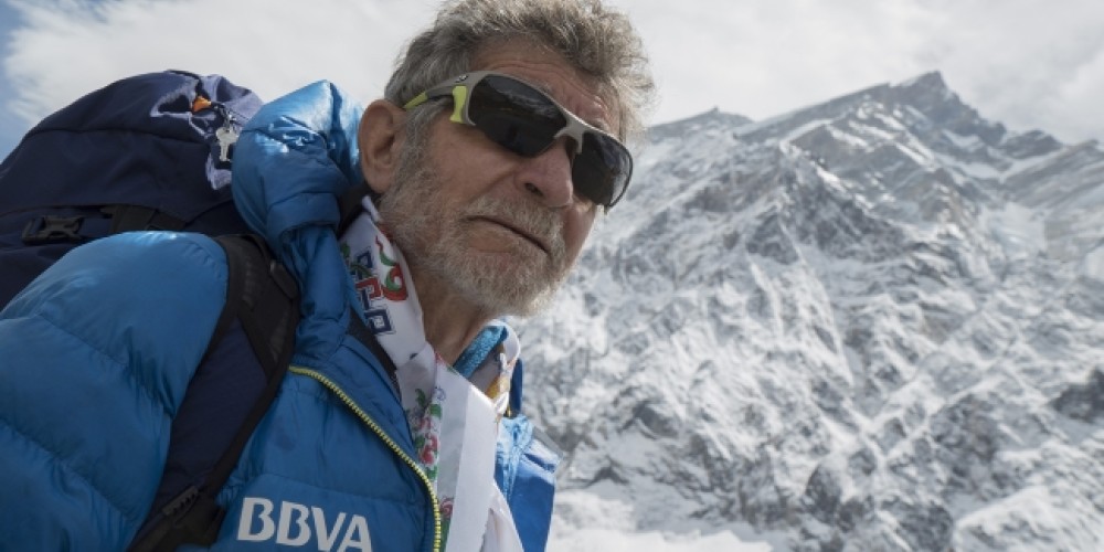 El alpinista Carlos Soria corona el Annapurna a sus 77 años