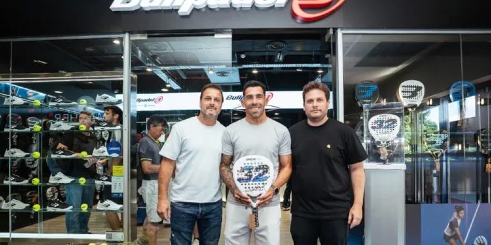 Carlos Tévez inauguró una nueva academia de pádel en Buenos Aires