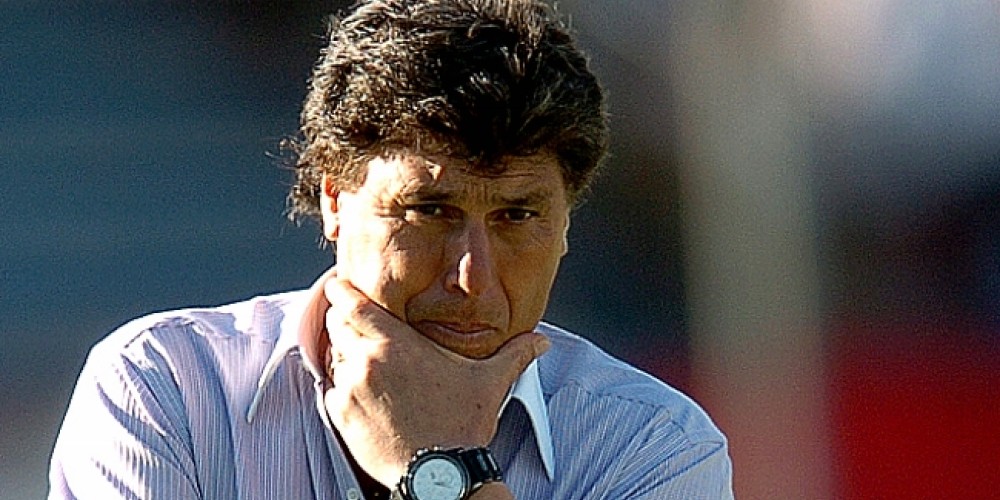 Juan Ramón Carrasco fue invitado a enseñar fútbol en China y podría quedarse