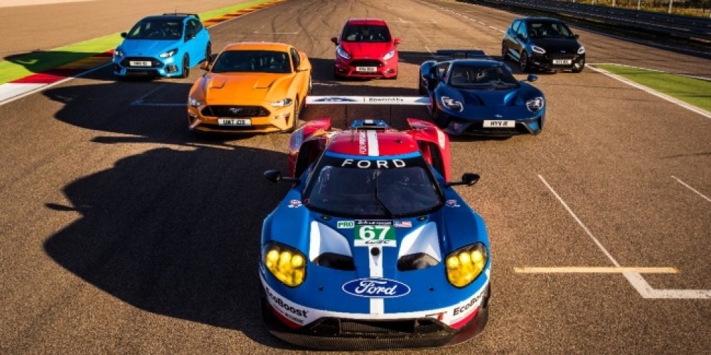Ford reunió a sus 8 modelos de performance en un desafío inédito