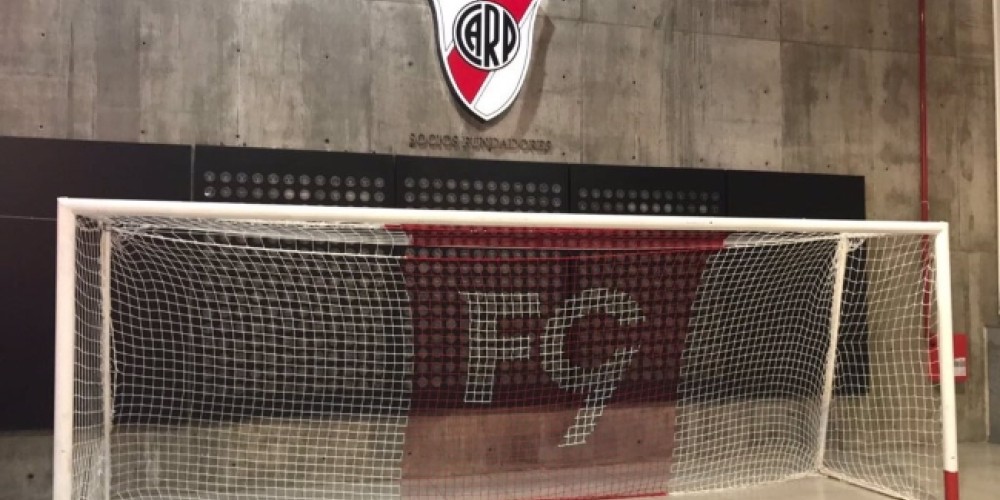 River eligió un lugar simbólico del club para exhibir el arco de la despedida de Cavenaghi