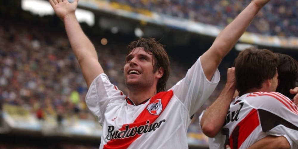 La nueva canción que preparó la hinchada de River para la despedida de Cavenaghi