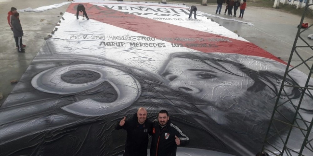 Así será la bandera gigante para Cavenaghi el día de su despedida