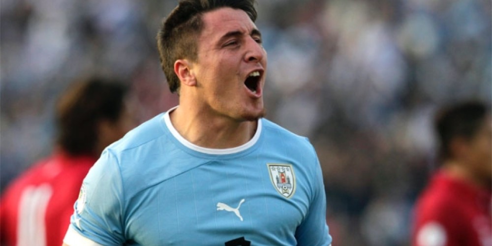 Cristian “Cebolla” Rodríguez cumple 100 partidos con la Selección y la AUF le rinde un emotivo homenaje