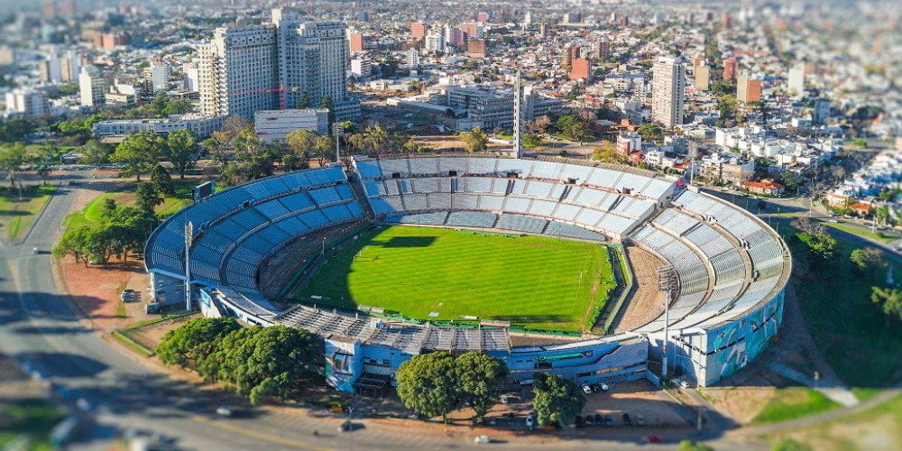 Uruguay no jugar&aacute; en el Centenario, &iquest;c&oacute;mo le fue cada vez que sali&oacute; del m&iacute;tico estadio?