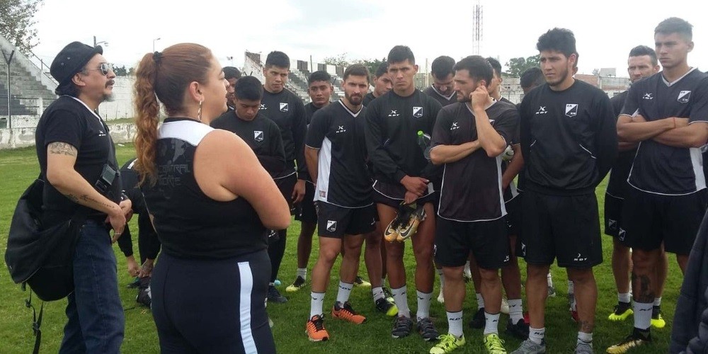 Los hinchas que juntan plata para premiar a su equipo si logra el ascenso