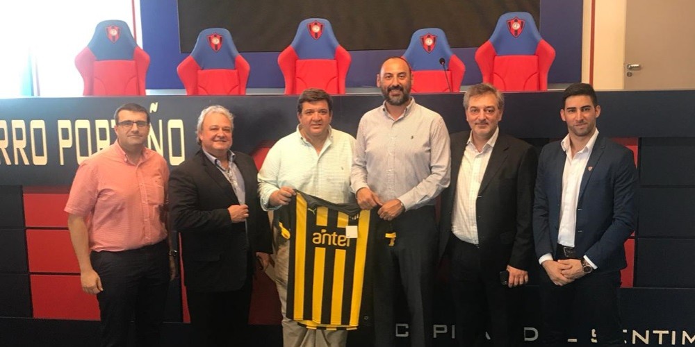 Autoridades de Cerro Porteño y Peñarol se reunieron para compartir experiencias de gestión