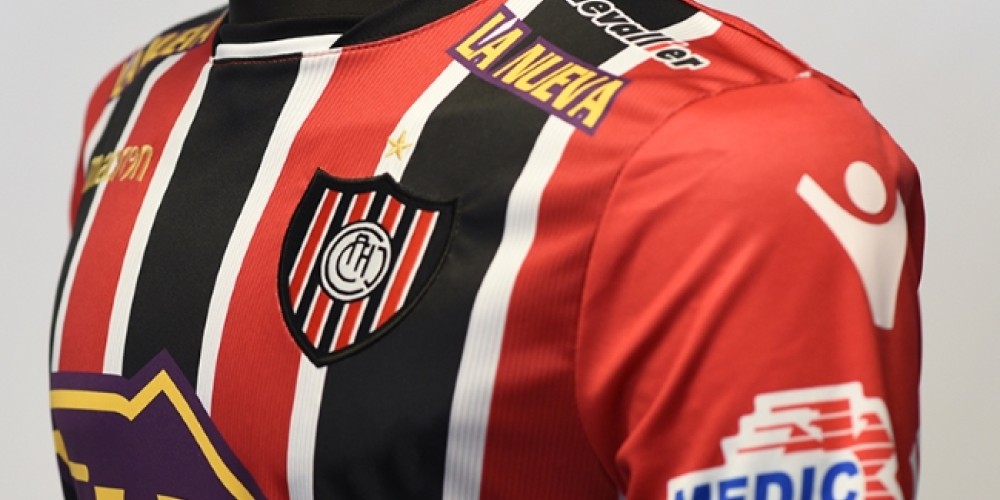 Chacarita present&oacute; su indumentaria 2018 de la mano de Macron