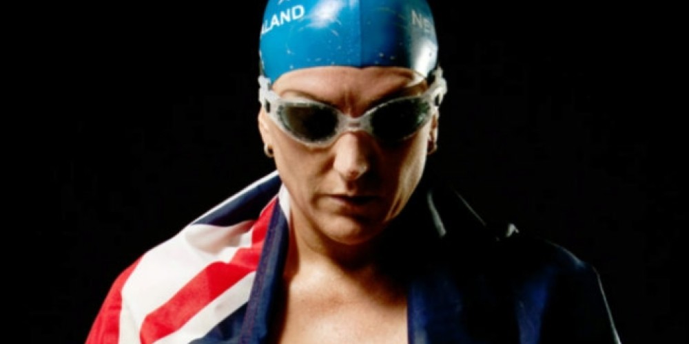 Una nadadora unirá México y Estados Unidos como protesta a Trump