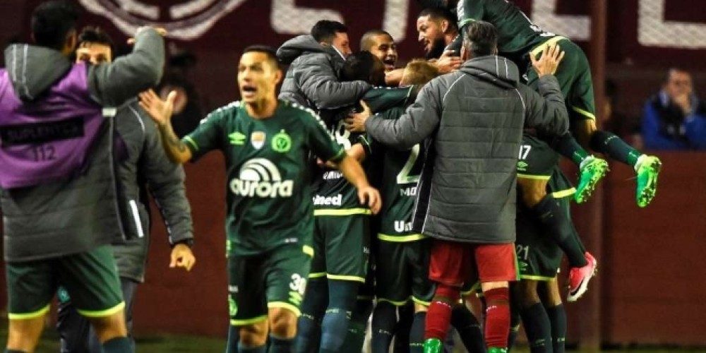Chapecoense perder&iacute;a los puntos conseguidos ante Lan&uacute;s por la mala inclusi&oacute;n de un jugador