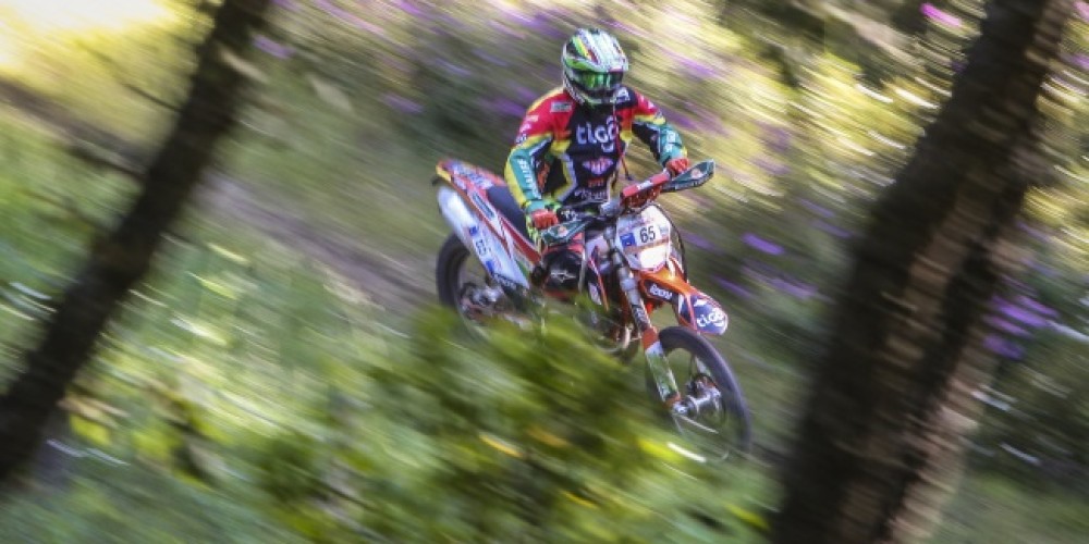 Chavo Salvatierra se lleva el susto de su vida, pero no se detiene en el Rally de Cerde&ntilde;a