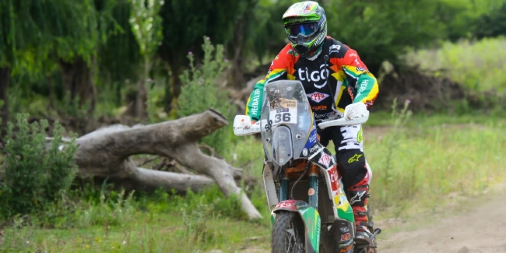 Chavo da el primer aceler&oacute;n en el Dakar 2016 