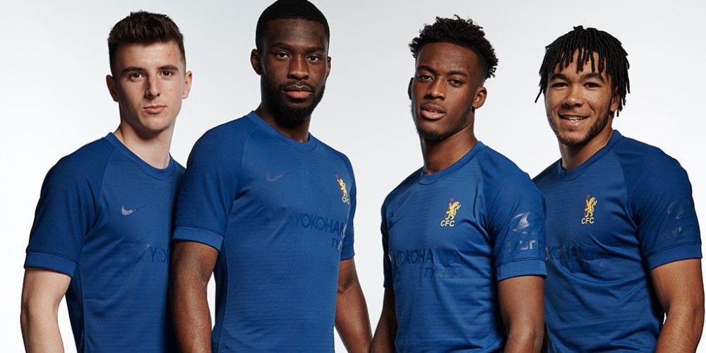 Chelsea present&oacute; una camiseta en homenaje a la primera FA Cup ganada