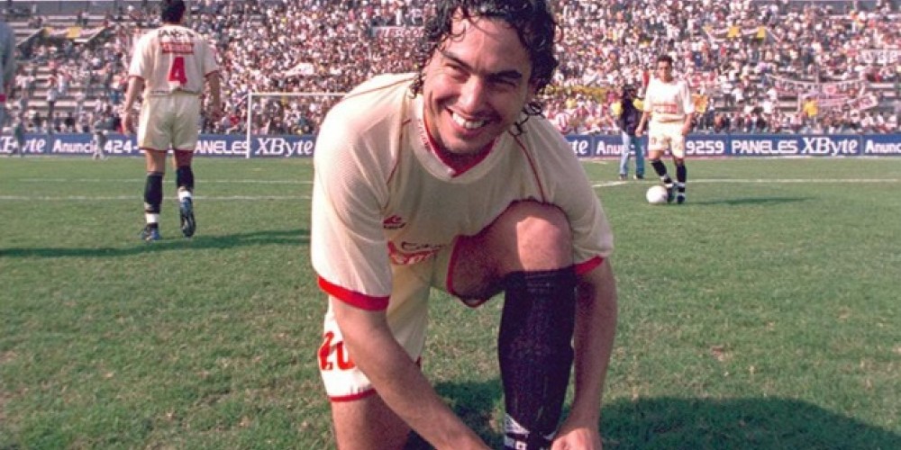 La versi&oacute;n peruana del &aacute;rbitro que intent&oacute; agredir a un jugador antes de expulsarlo