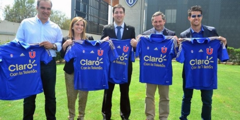 La U de Chile presentó su camiseta especial para el Clásico en apoyo al Teletón