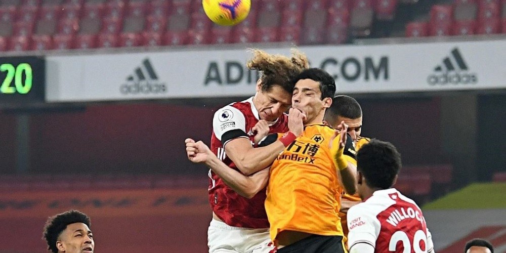 El motivo por el cual piden eliminar los cabezazos en el fútbol