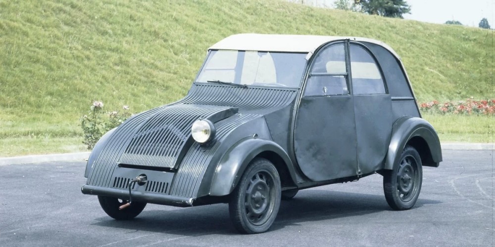 Citro&euml;n exhibe su legado de cratividad e innovaci&oacute;n en el salon R&eacute;tromobile
