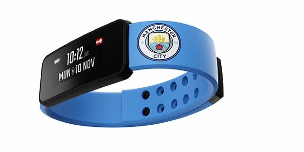 Manchester City lanzó una pulsera inteligente como propuesta diferencial para sus hinchas