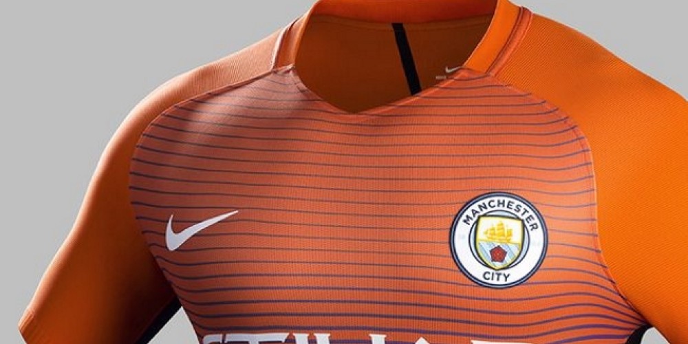 Manchester City presentó su nueva camiseta, con un color poco frecuente