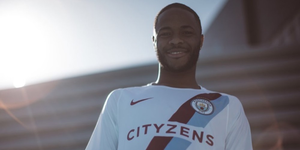 El Manchester City celebr&oacute; su t&iacute;tulo de Premier League con una camiseta especial