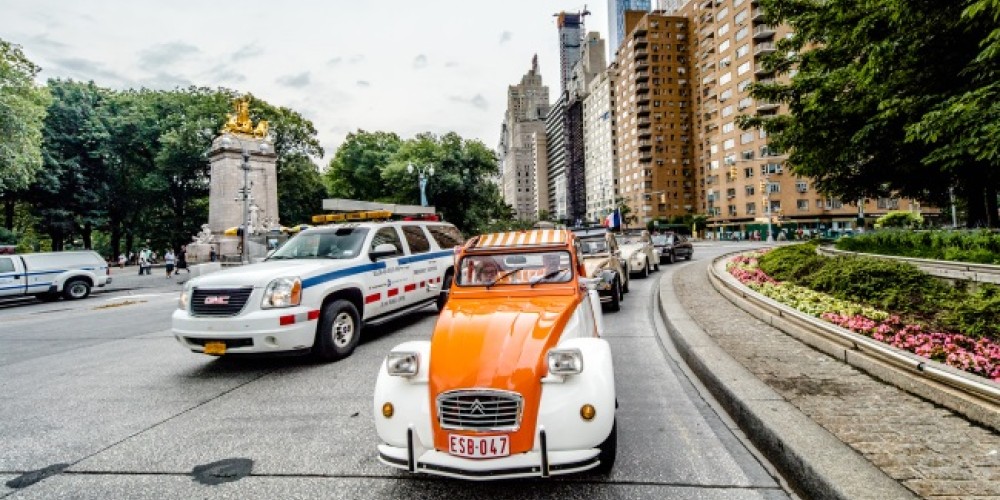 Vehículos clásicos Citroën toman las calles de Nueva York