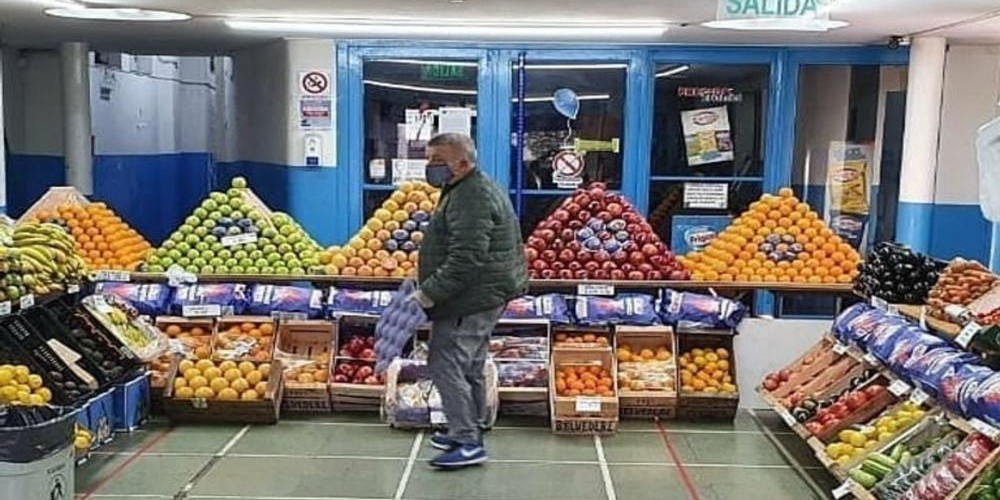 El club de barrio que se convirti&oacute; en verduler&iacute;a para afrontar la crisis 