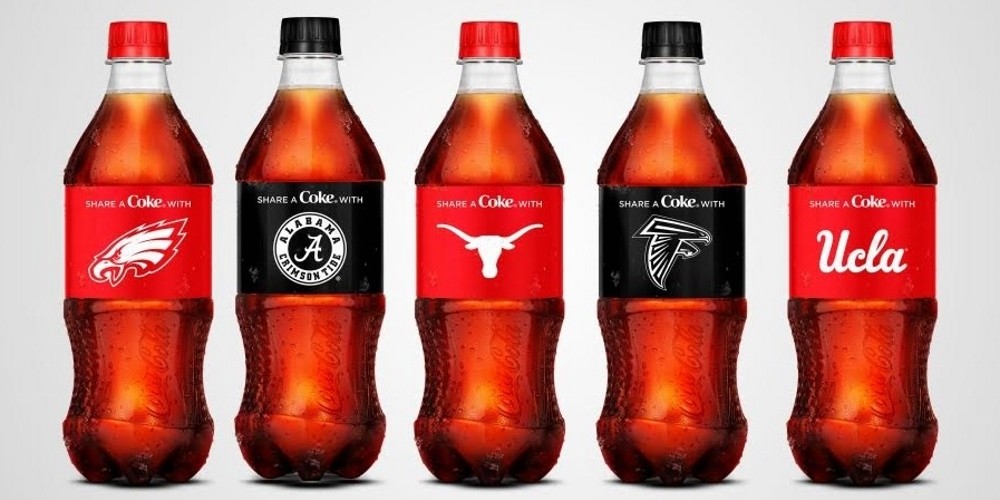 Coca Cola personaliza sus productos con equipos profesionales y universitarios