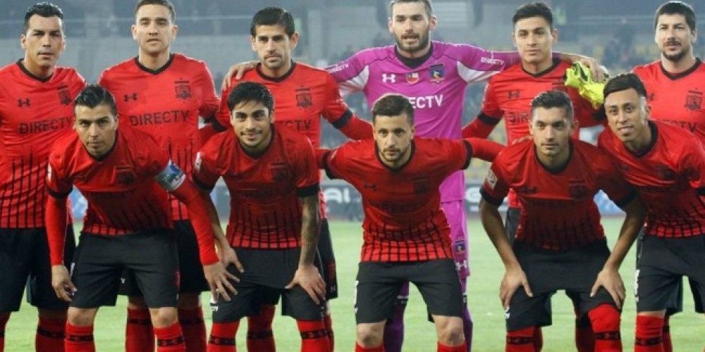 Colo Colo estren&oacute; con cr&iacute;ticas su nueva camiseta roja