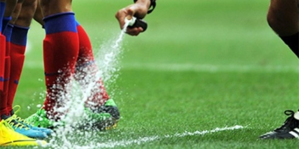 El spray de los tiros libros llegó al fútbol colombiano