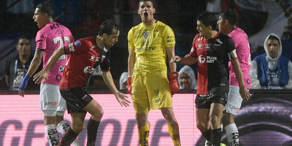 Ante el reclamo de Col&oacute;n, &iquest;qu&eacute; medida tomar&aacute; la CONMEBOL con el t&iacute;tulo de la Sudamericana?